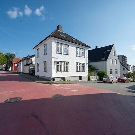 Practical Basement Apt With All Home Comforts Close To City Centre Stavanger Esterno foto