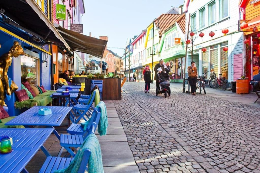 Practical Basement Apt With All Home Comforts Close To City Centre Stavanger Esterno foto