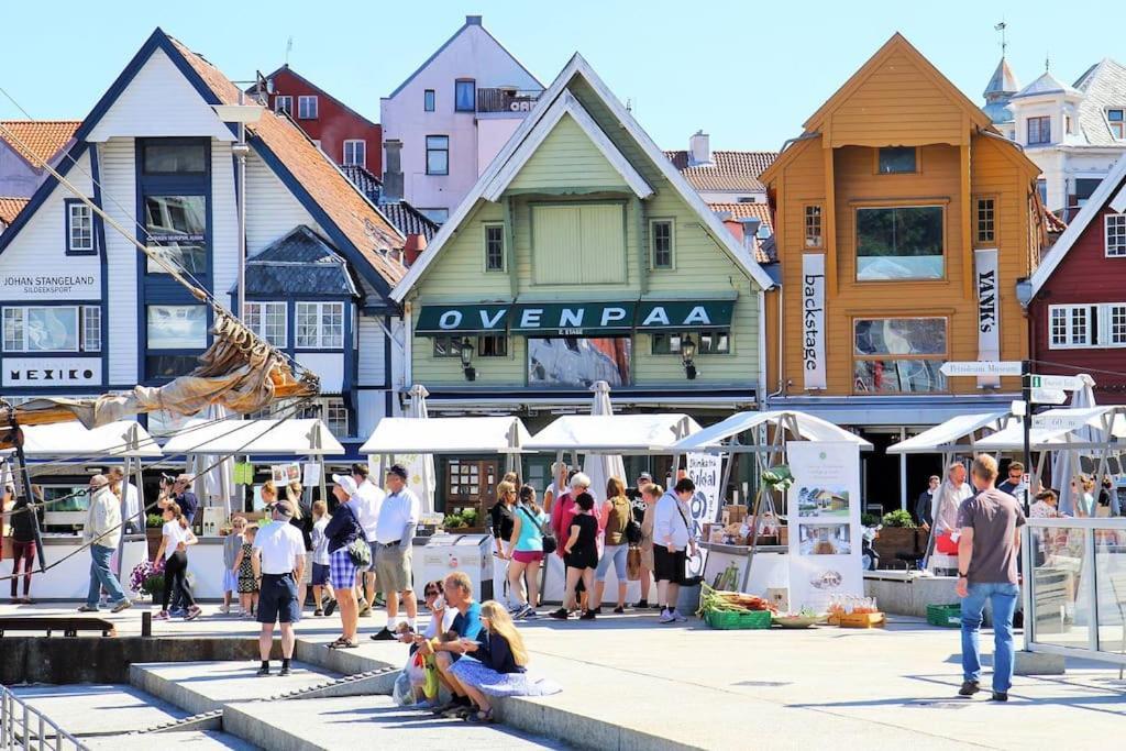 Practical Basement Apt With All Home Comforts Close To City Centre Stavanger Esterno foto