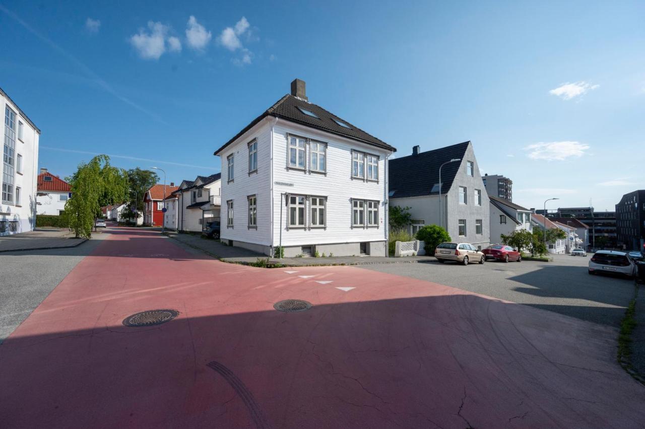 Practical Basement Apt With All Home Comforts Close To City Centre Stavanger Esterno foto